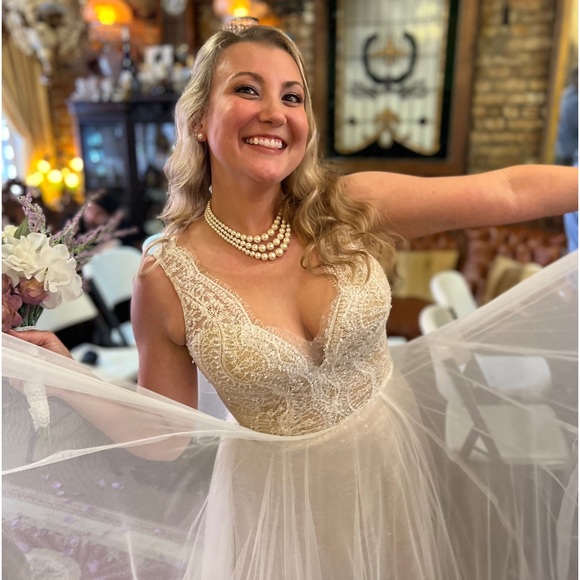 Meet your Posher, Robin - Picture 3 of 3